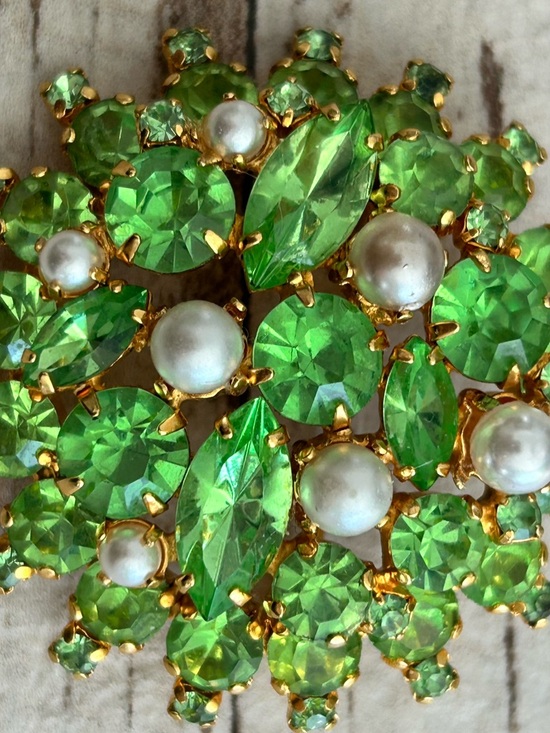 Jewelry - Gold-Tone Green Crystal and Pearl Cluster Brooch - Women Jewelry
